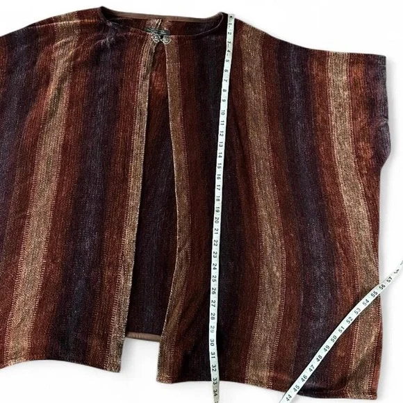 Handwoven brown chenille wrap with armholes - Picture 5 of 6